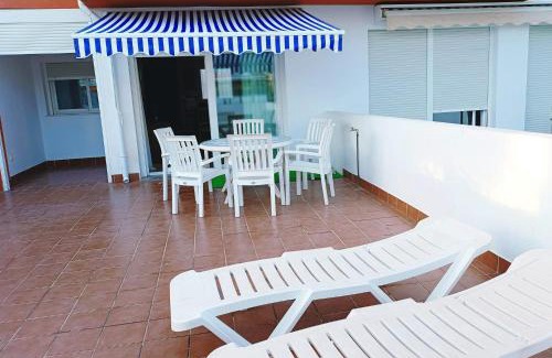 Vera House | Casa familiar a pie de piscina
