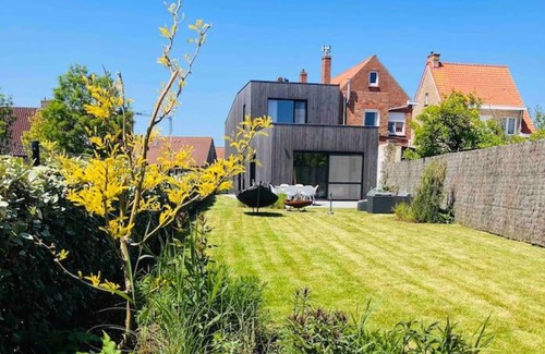 Oostduinkerke House | Casa fontanita