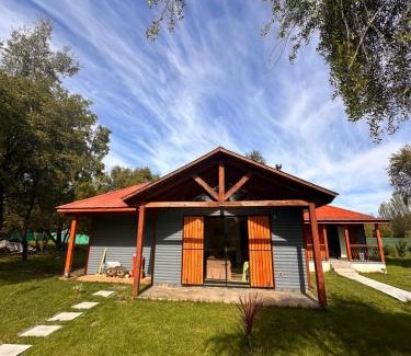 Los Angeles Ski Chalet | Casa La Miel domino