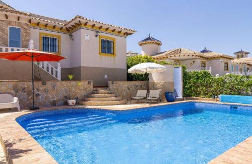 Orihuela Costa Villa | Casa Lilly-Rose, a beautiful 3 bedroom detached villa a short walk to the Villamartin Plaza & Golf course