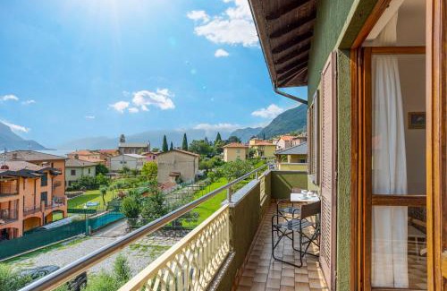 Santa Maria - Rezzonico Apartment | Casa Lisetta