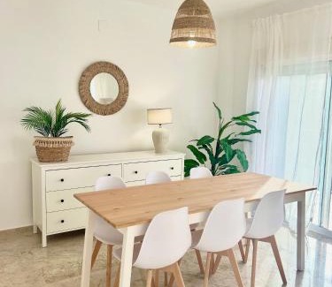 Velilla-Taramay House | Casa Los Pinos