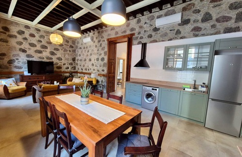 Mogan House | Casa Manuela & Federico: Authentic & Luxurious