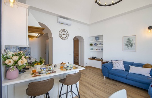Praiano Ski Chalet | Casa Madonna Del Mare- Villa with sea view, a few steps from the beach