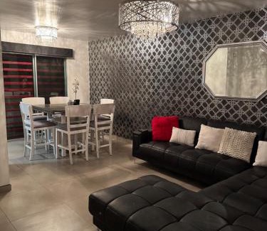 Carlos Pacheco 4 House | Casa moderna y elegante en el corazón de Ensenada!