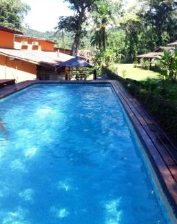 Camburi House | Casa na praia de Camburi em condomínio com piscina