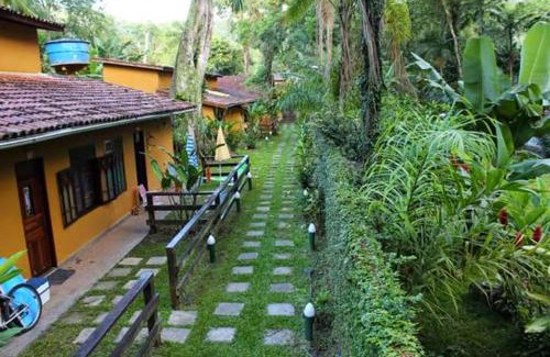 Camburi House | Casa na praia de Camburi em condomínio com piscina