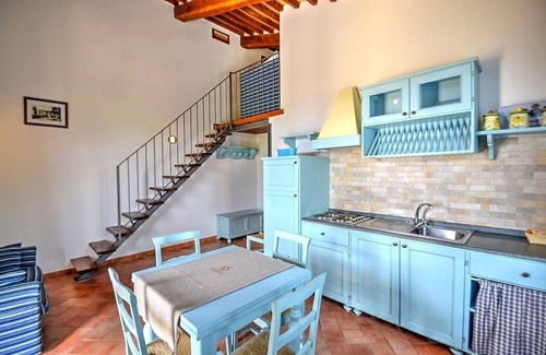 Montefiascone House | Casa Nocetta C: A characteristic and welcoming apartment that is part of an ancient country house surrounded by the greenery, with Free WI-FI.