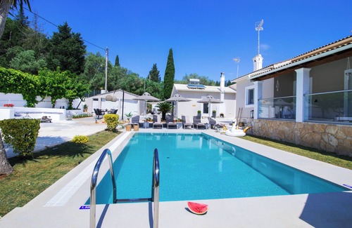 Spartylas Villa | Casa Noi - One bedroom villa with Jacuzzi and Pool