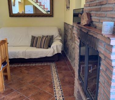 Iznatoraf House | Casa Olmos