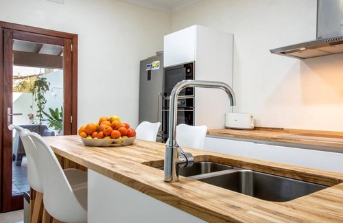 Consell House | Casa Pintor, Charming Townhouse in centre of Consell