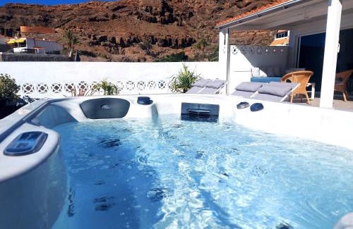 Mogan House | Casa Platero - Bungalow with Jacuzzi and pool