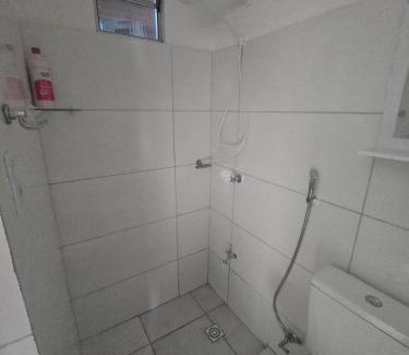 Cremacao House | Casa rosa - conforto com split, wifi e água quente