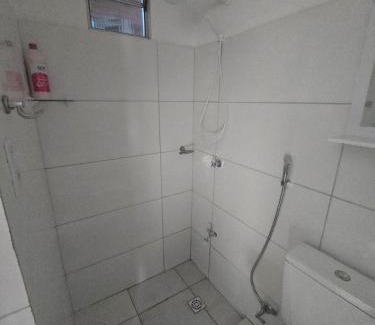 Cremacao House | Casa rosa - conforto com split, wifi e água quente
