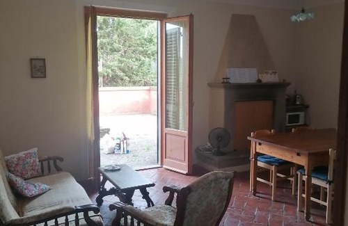 San Pietro in Bossolo Apartment | Casa Rossa