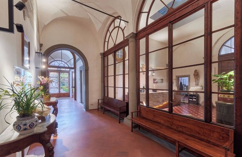 Santo Spirito House | Casa Santo Nome di Gesù