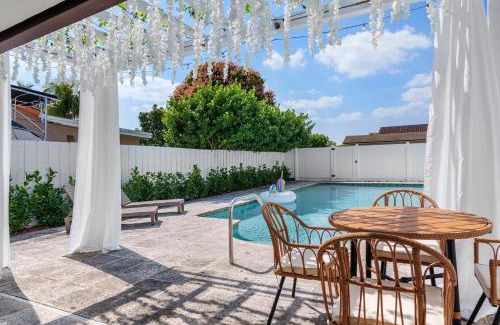 Ludlam House | Casa Santorini - Big Pool - Barbacoa - Fun and Relax
