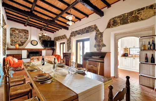 Dorgali House | Casa sul Lago with Private Pool, Lake & Mountain View and Garden