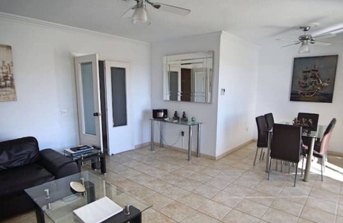 Las Lagunas Apartment | Casa verde in the Costa Mijas