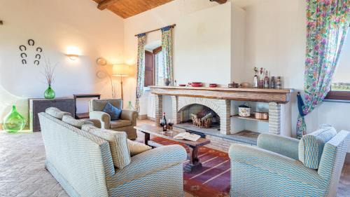Orvieto Villa | CASALE LE TRE QUERCE 8&1, Emma Villas