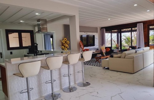 Alto de Buzios Villa | Casarão com Quartos Individuais com Conforto e Qualidade