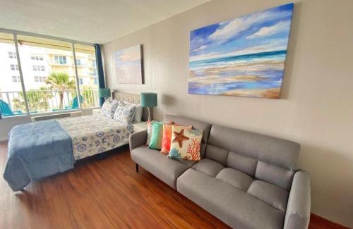 Daytona Beach Hotel | Castaways Resort Studios
