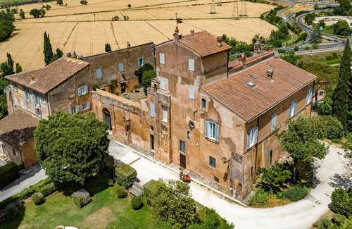 Zona III Marcigliana Apartment | Castello del Duca - Barone Luxury Suite