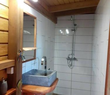 Pointe-Noire Ski Chalet | "Castor" La chambre aux étoiles atypique vu sur le ciel