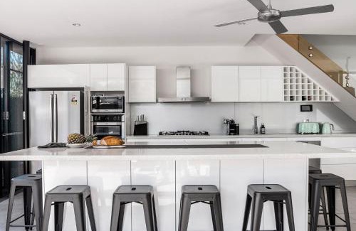 Byron Bay Villa | Catalinas - Byron Bay villa near beach with pool