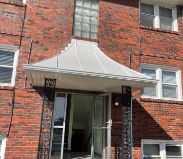 Joslyn Castle Apartment | Cathedral 4-Close to UNMC