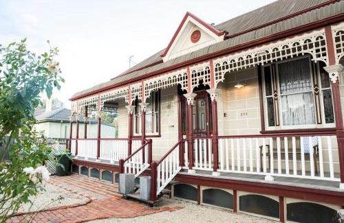 Bendigo House | Cathedral View - Sleeps 16