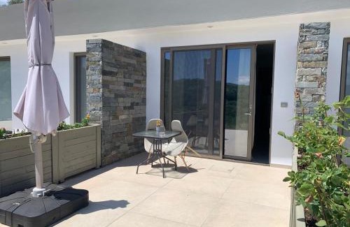 Aristotelis Apartment | Cave studios
