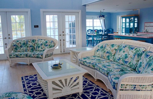 Colliers Bay House | Cayman Beach House - New Swimming Pool !