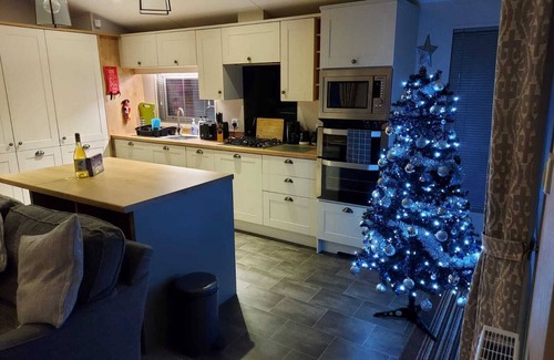 Cayton Bay Cabin | Cayton Pines Lodge at Cayton Bay Holiday Park