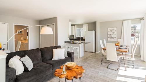 Cayucos House | Cayucos Duo 2 Bungalows w Views Lounge Space Pet Friendly