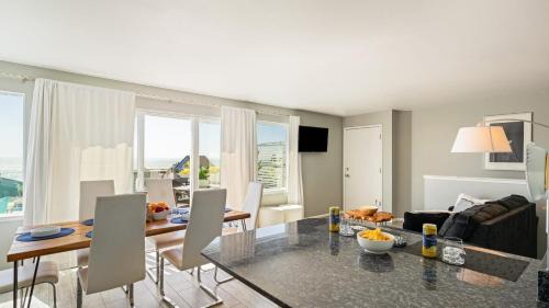Cayucos House | Cayucos Duo 2 Bungalows w Views Lounge Space Pet Friendly