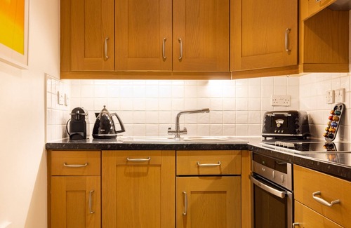 Chinatown Apartment | CCR6 - Studio Apartment, Sleeps 2