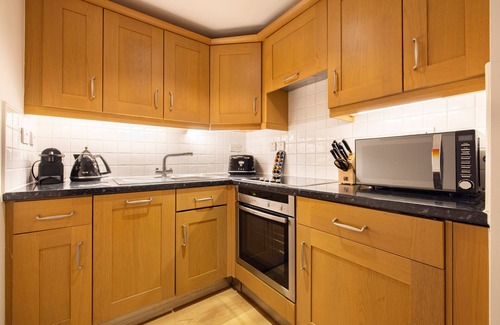 Chinatown Apartment | CCR6 - Studio Apartment, Sleeps 2