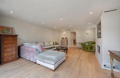Mortlake Apartment | Cece