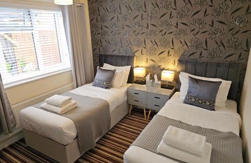 Holbeach House | Cedar Drive, Holbeach - 1 to 4 - Self Catering