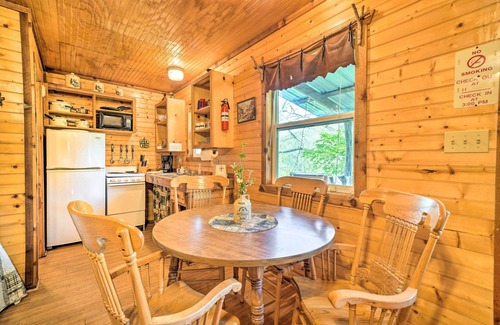 Davis Cottage | 'cedar Falls Cabin 5': 1/2 Mile to Turner Falls