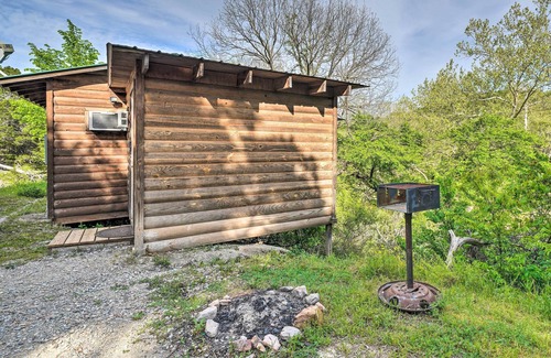Davis Cottage | 'cedar Falls Cabin 5': 1/2 Mile to Turner Falls