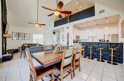 Malakoff House | Cedar Sunsets - Lakefront retreat with Private Pool & Gameroom!