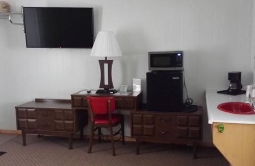 Ironwood Hotel | Cedars Motel