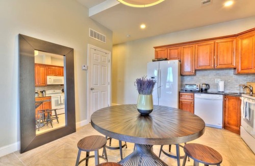 Chinatown Apartment | Center City - Spacious - Hosted By StayRafa