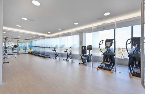 Assembly Square Apartment | Central 1BR Apartment Assembly Square Pool Gym Parking Sleep 5