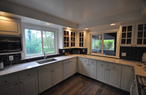 East Chop House | CENTRAL AIR! Quiet East Chop Retreat Walk 2 Town and Beach.