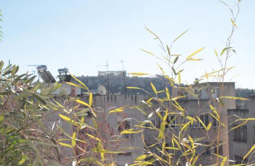 Psirri Apartment | Central and Comfy with Private Balcony and Rooftop Access - CT3