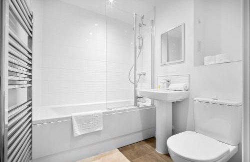 Bordesley Apartment | Central Apartment - Gated Access - Secure Parking 16SL