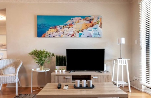 Arncliffe Apartment | Central Arncliffe Abode with Spacious Terrace